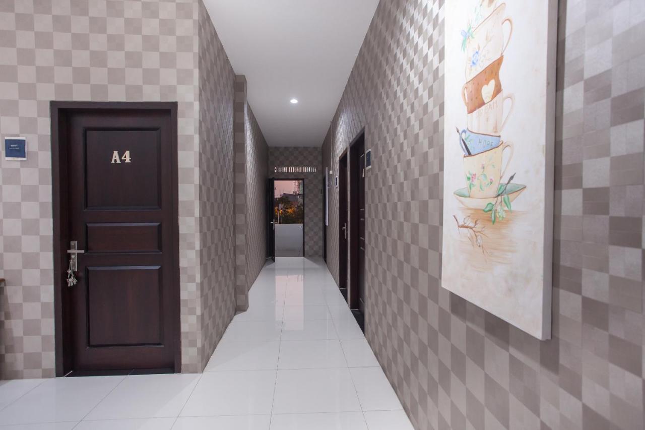 Reddoorz Near Universitas Wijaya Kusuma Surabaya Exterior foto