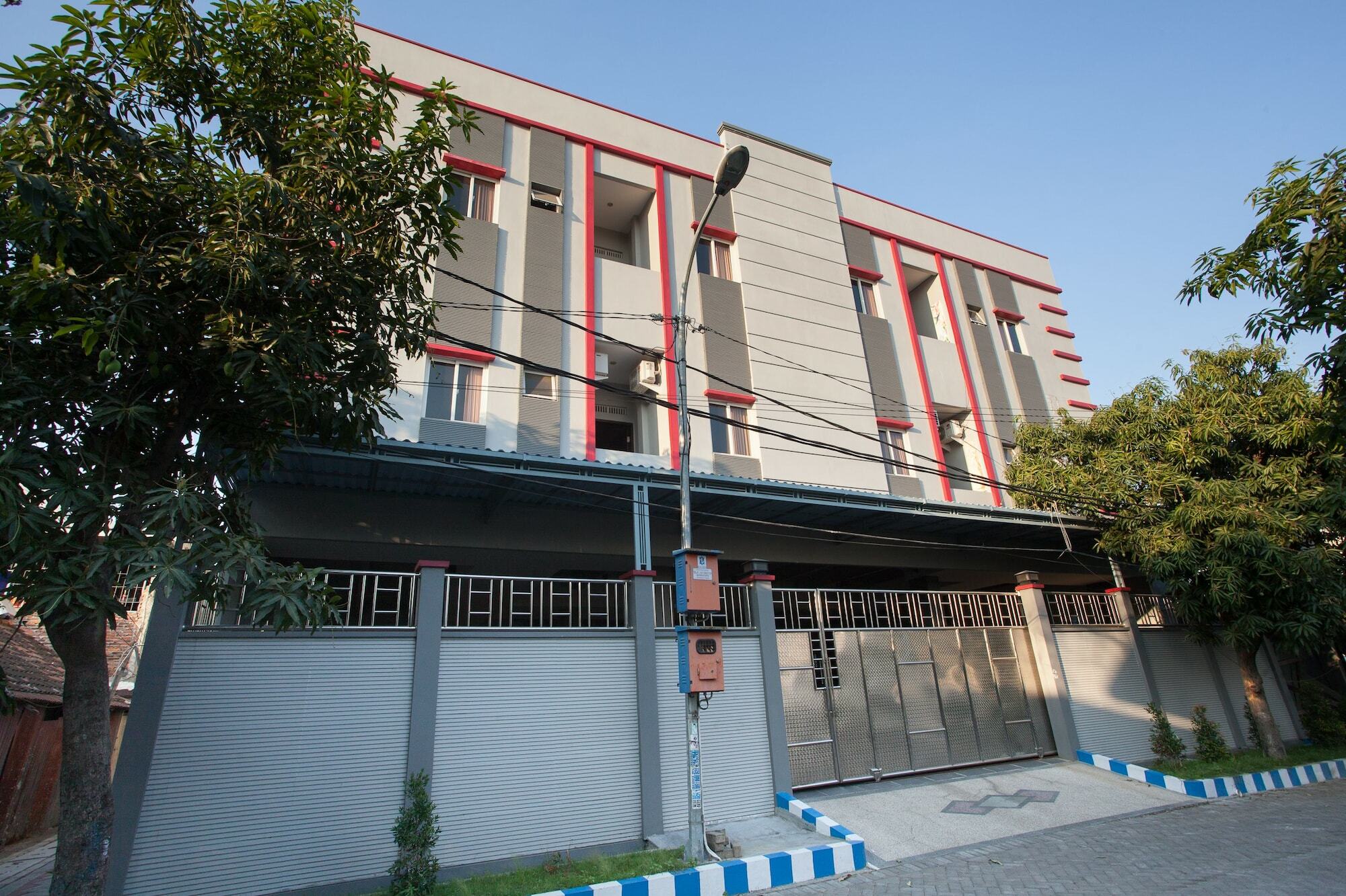 Reddoorz Near Universitas Wijaya Kusuma Surabaya Exterior foto